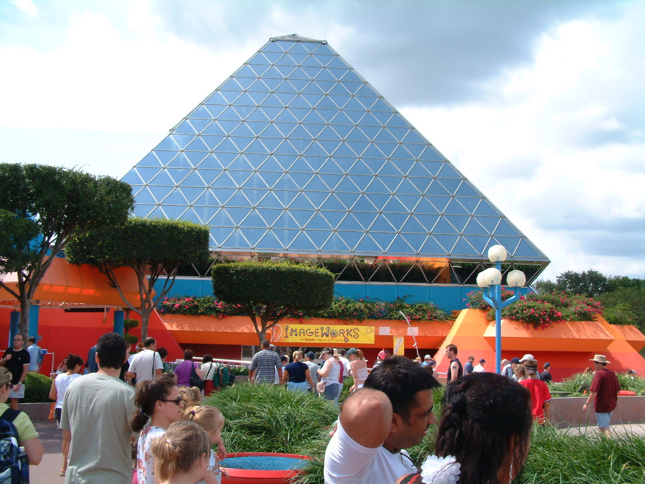 EPCOT_9-22-03_018.jpg