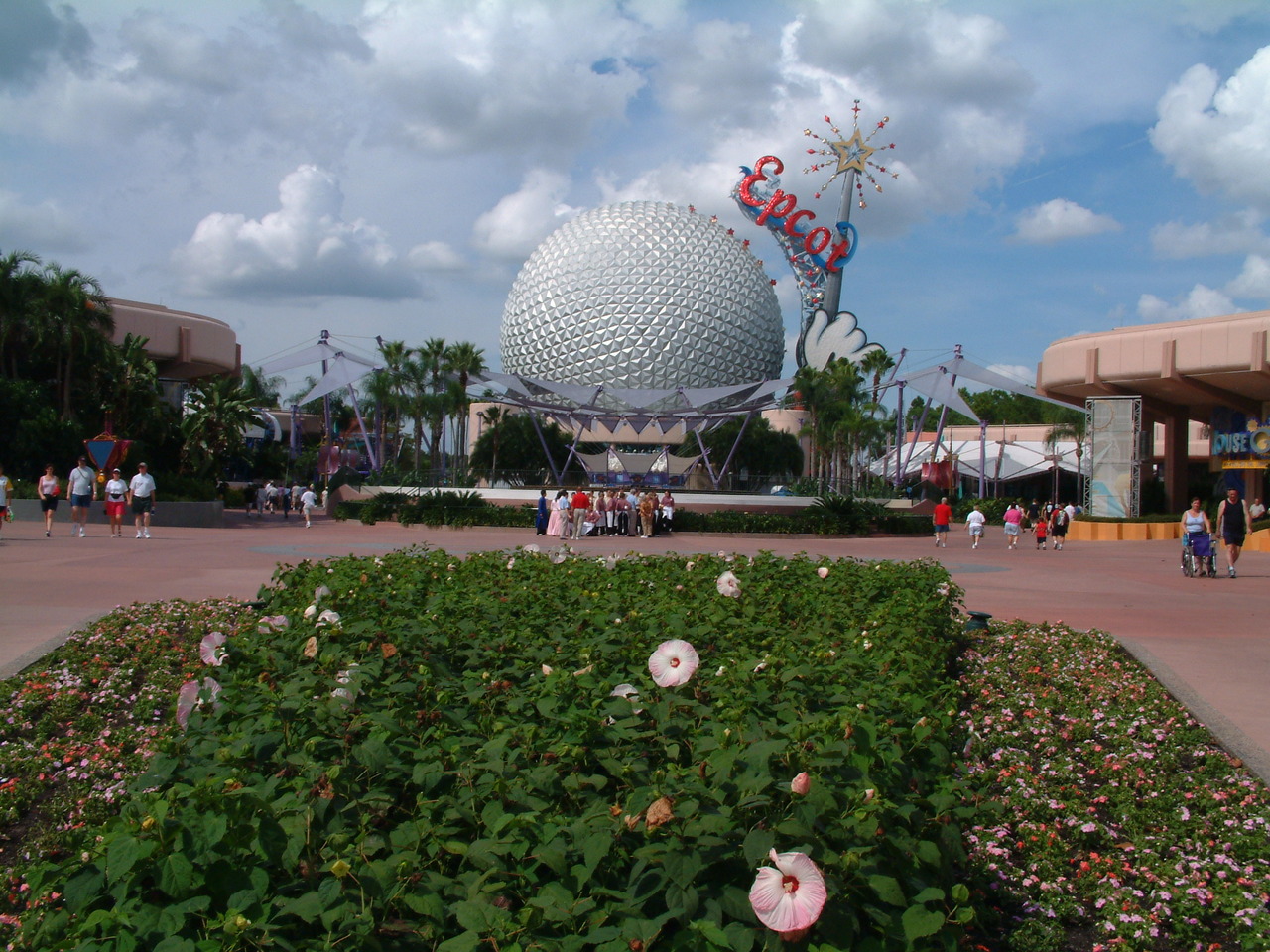 EPCOT_9-22-03_046.jpg