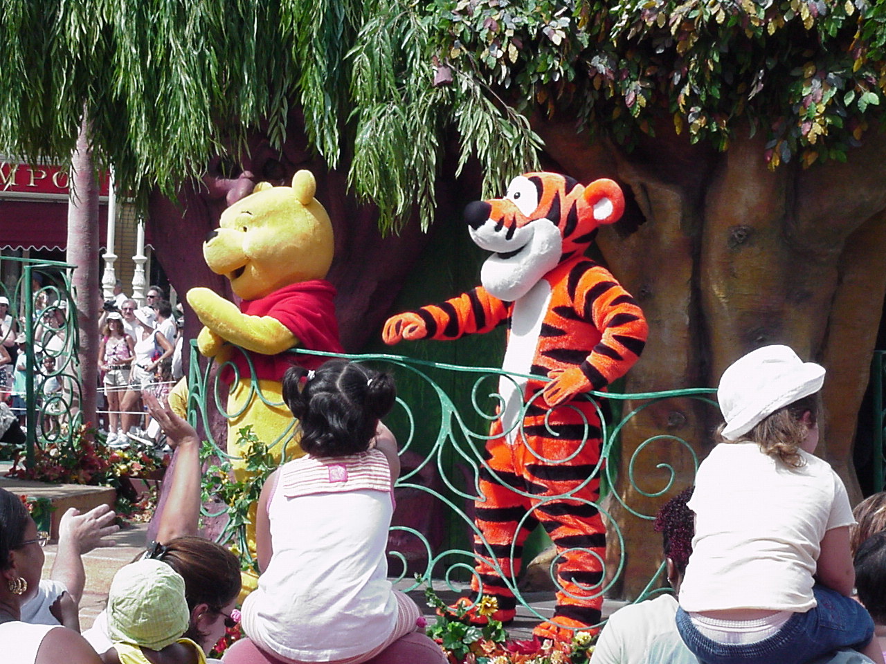 pooh_tigger.JPG