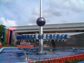 Filename=EPCOT_9-22-03_006.jpg
Filesize=1284KiB
Dimensions=2048x1536
Date added=Sep 27, 2019 EPCOT_9-22-03_006.jpg