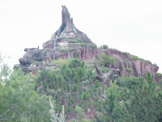 Filename=Splash_Mountain.JPG
Filesize=239KiB
Dimensions=1280x960
Date added=Sep 27, 2019 Splash_Mountain.JPG