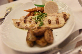 Filename=DSC_3664.JPG
Filesize=18172KiB
Dimensions=7360x4912
Date added=Sep 16, 2019 DSC_3664.JPG